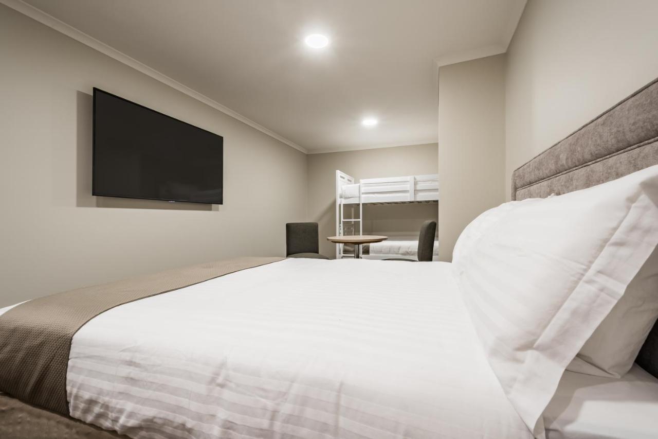 The Lighthouse Hotel Ulverstone Bagian luar foto