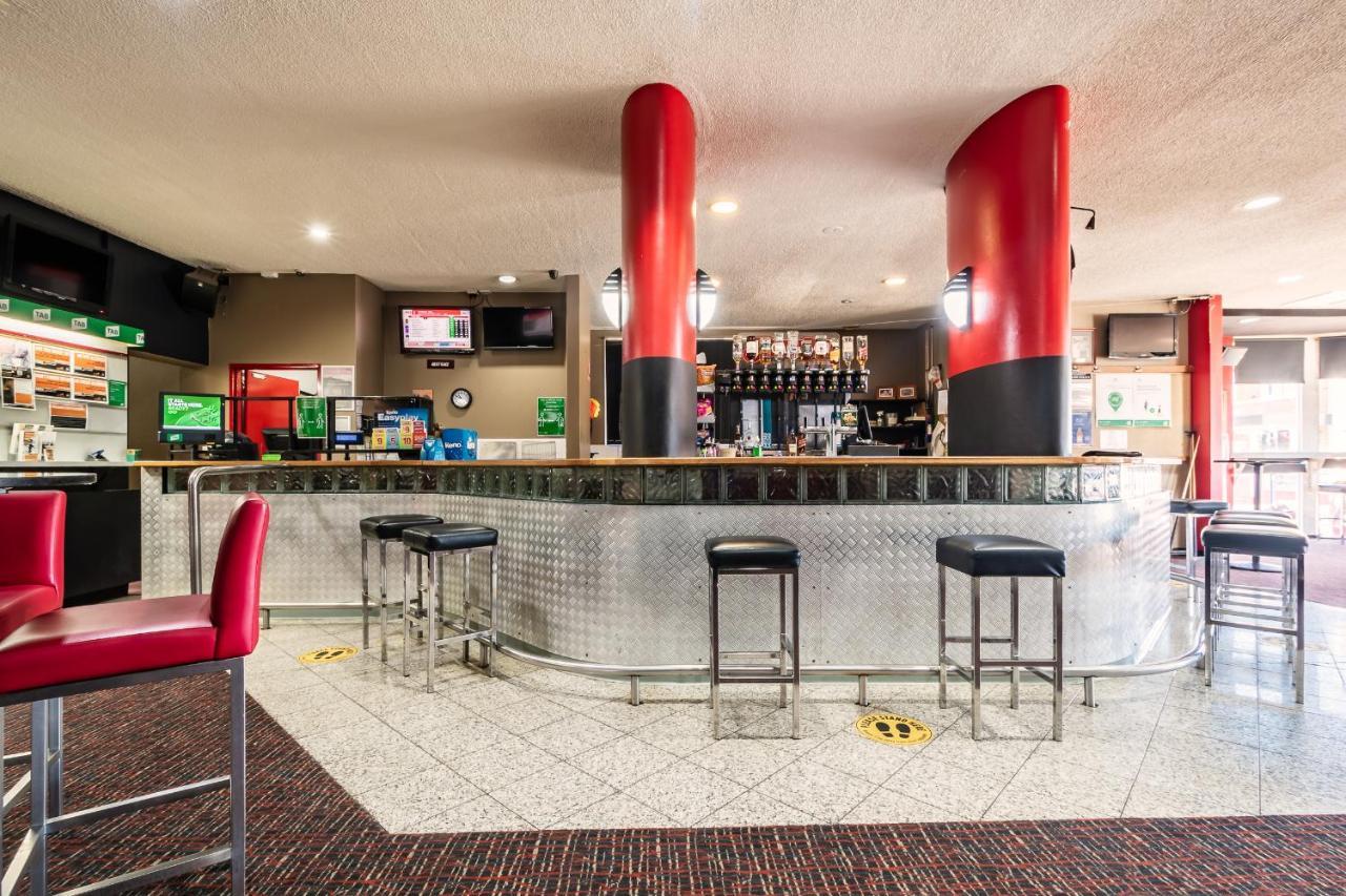 The Lighthouse Hotel Ulverstone Bagian luar foto