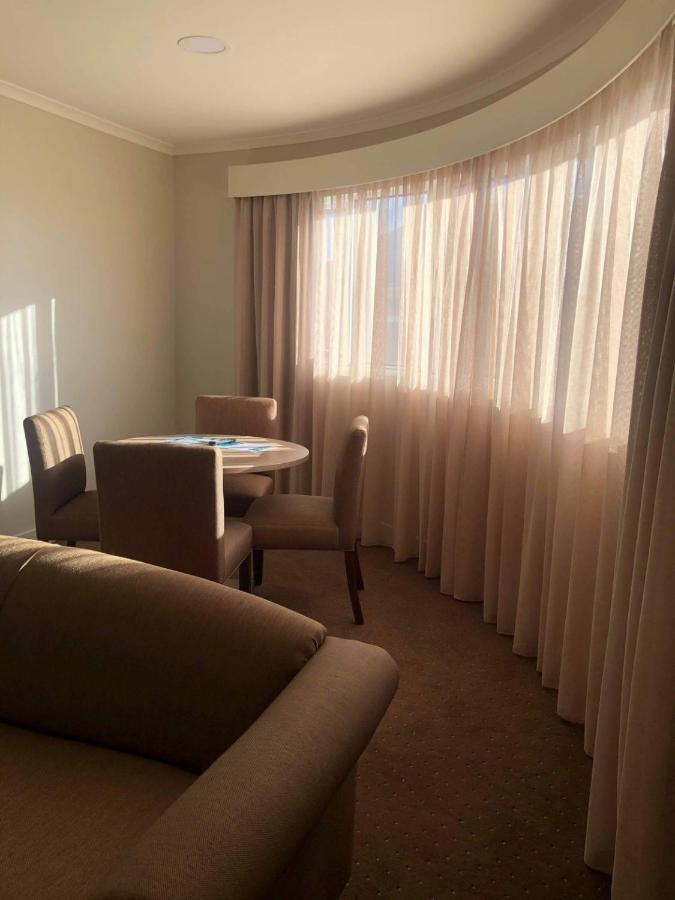 The Lighthouse Hotel Ulverstone Bagian luar foto