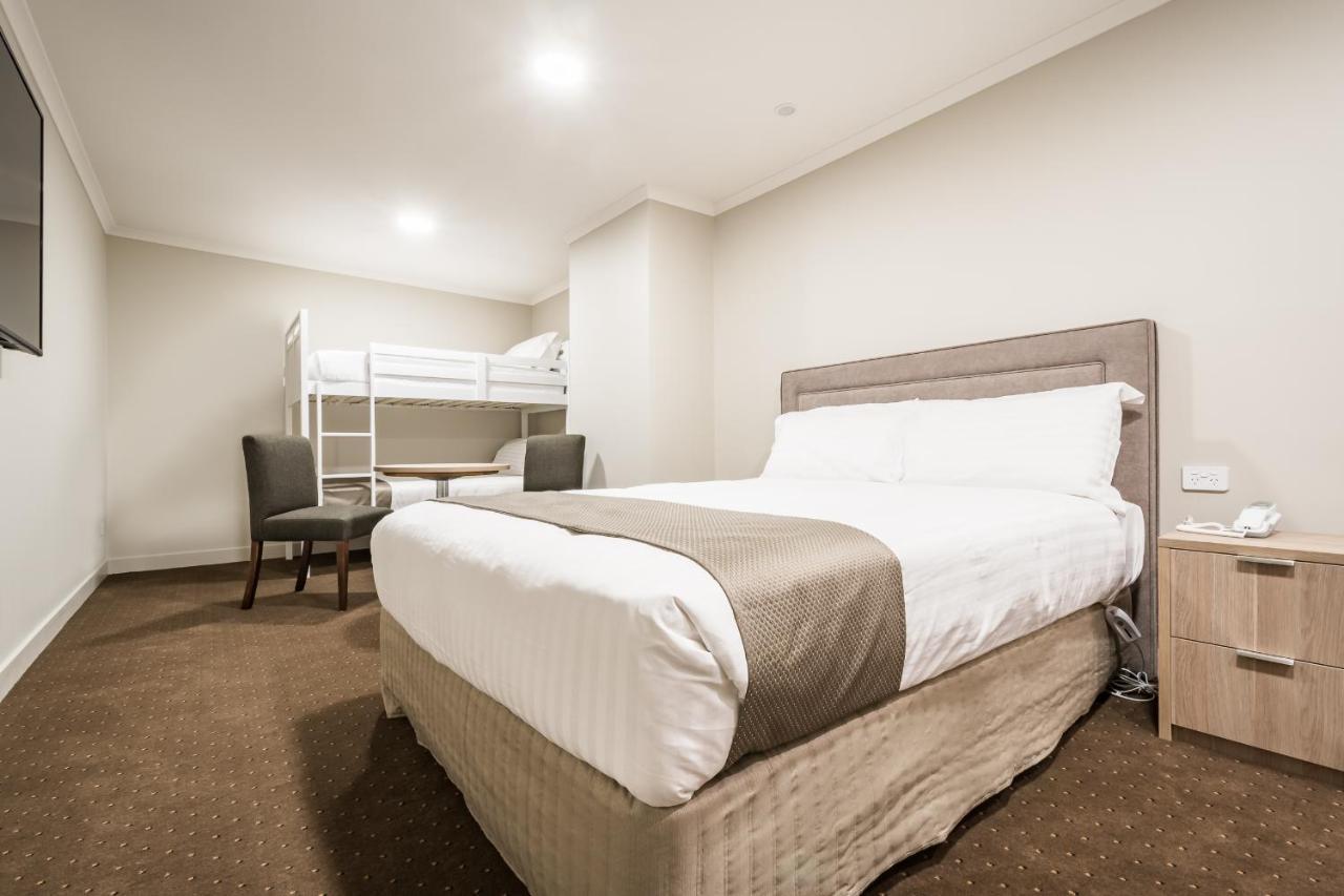 The Lighthouse Hotel Ulverstone Bagian luar foto