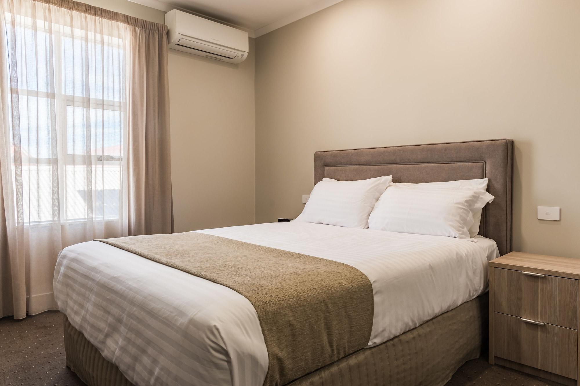 The Lighthouse Hotel Ulverstone Bagian luar foto