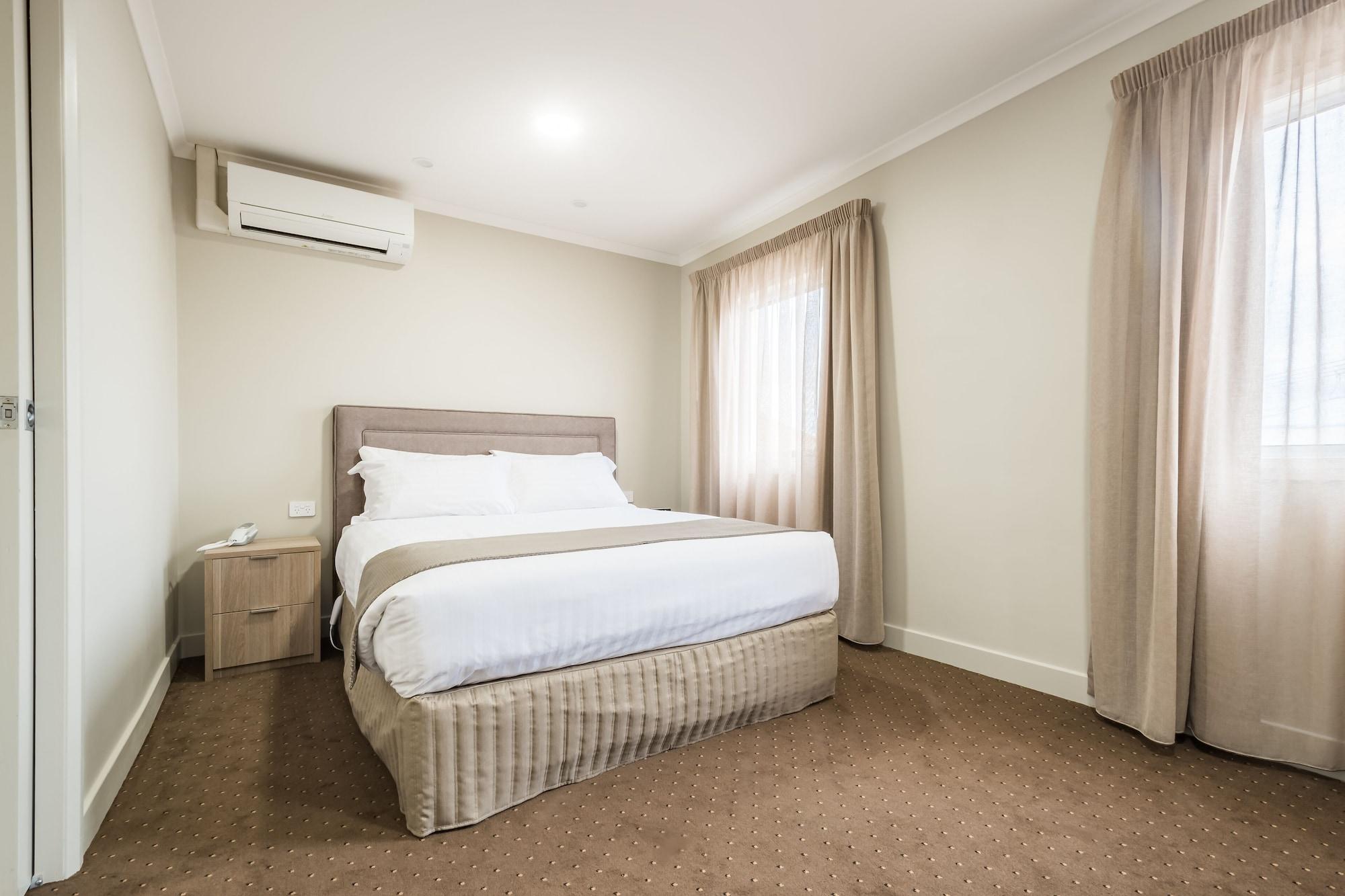 The Lighthouse Hotel Ulverstone Bagian luar foto