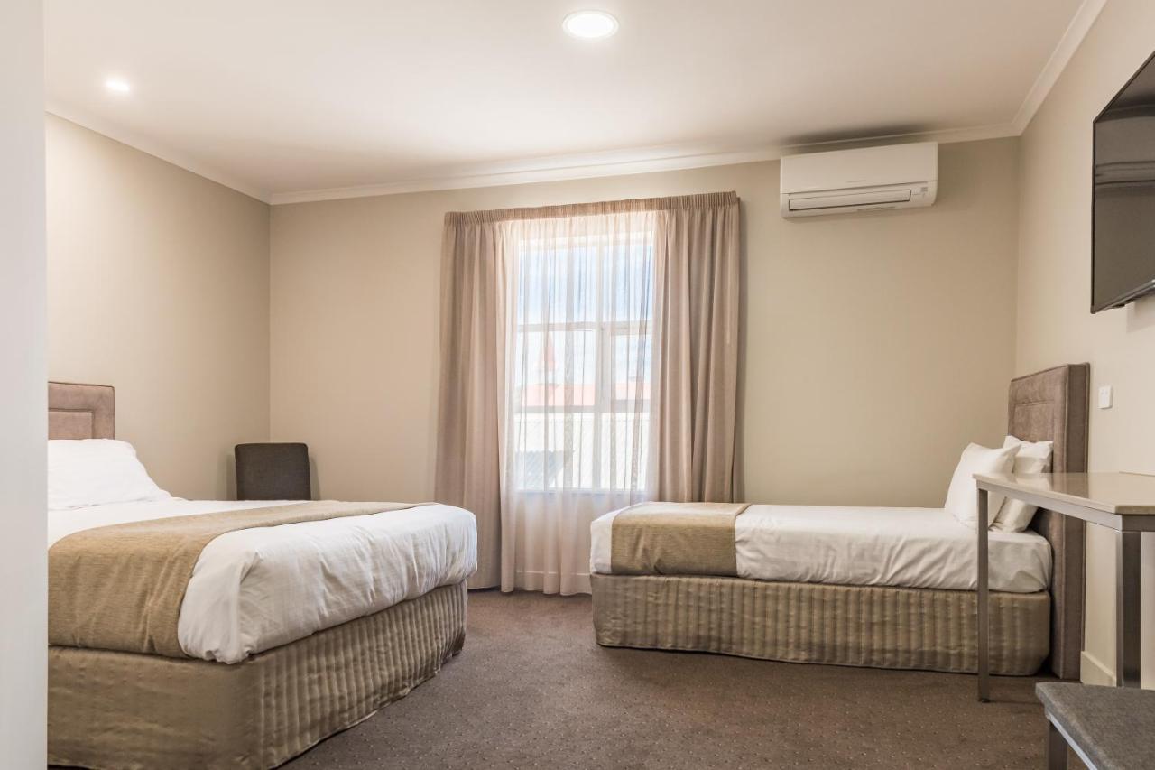 The Lighthouse Hotel Ulverstone Bagian luar foto