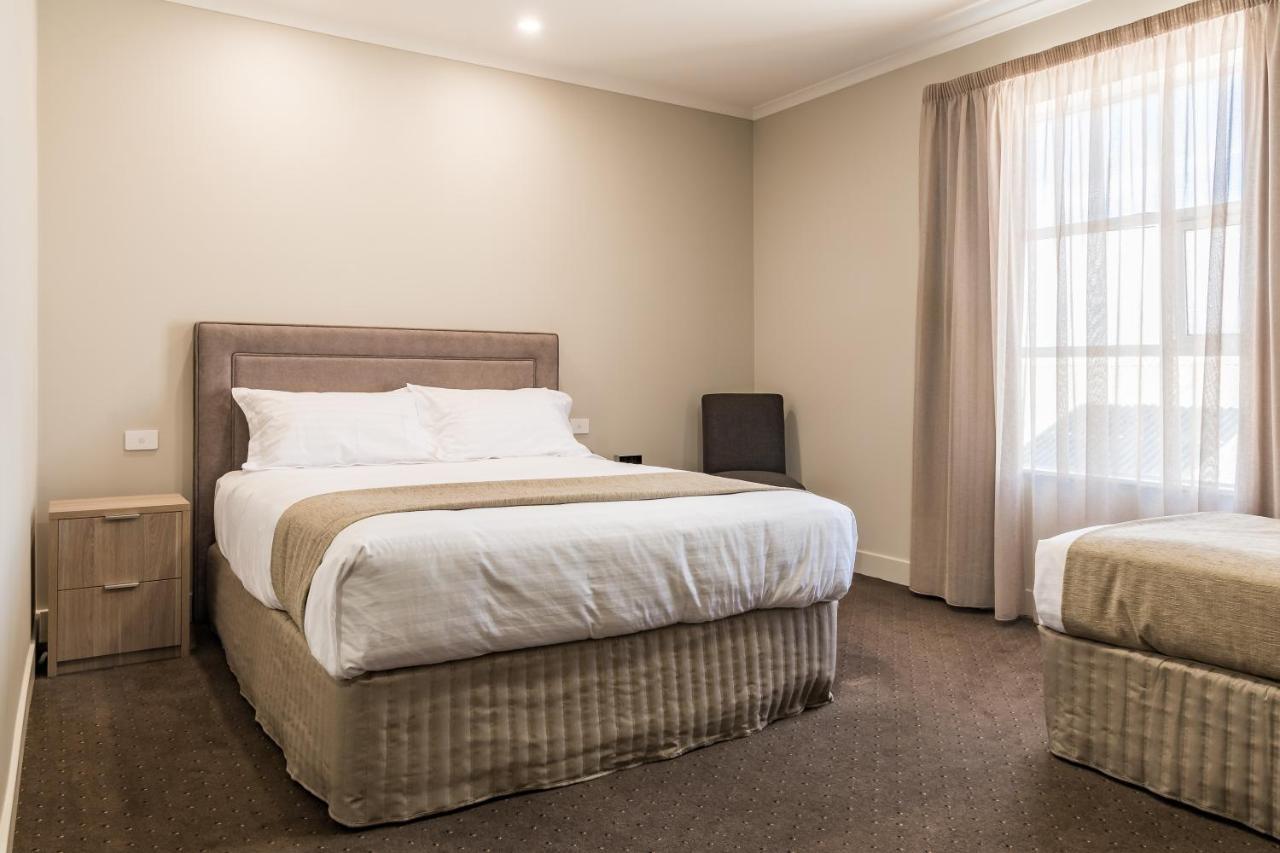 The Lighthouse Hotel Ulverstone Bagian luar foto